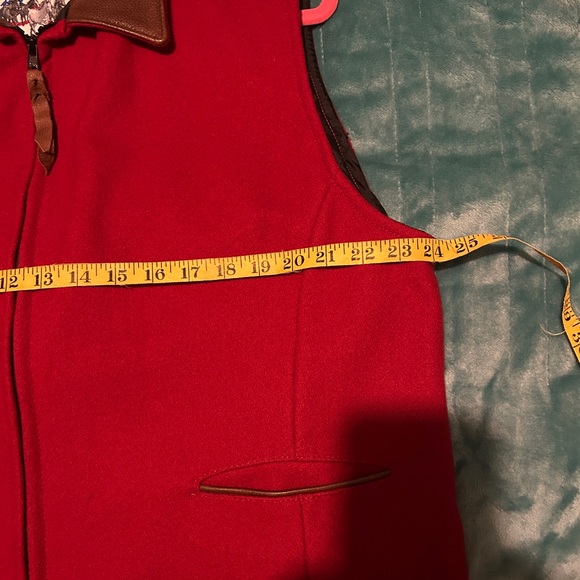 SCHAEFER 3 ladies wool vest’s Black,Red& Grey.  1 for $75 or 3 for $225. Firm - Picture 16 of 16